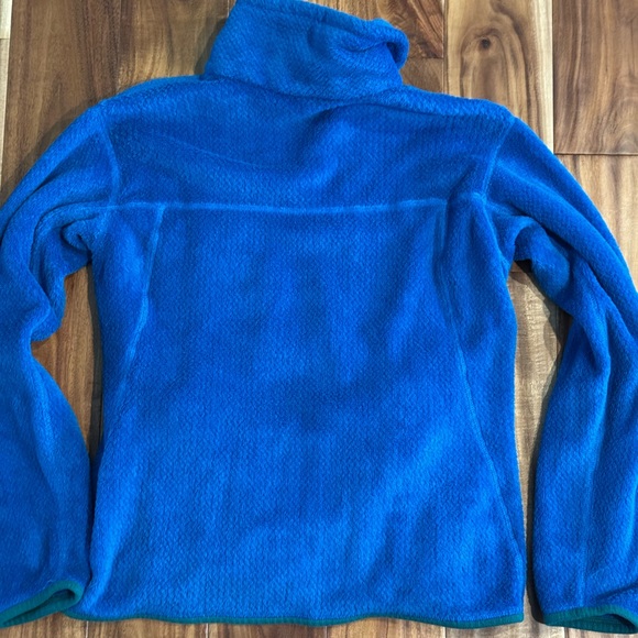Patagonia Women’s fleece pullover Medium - Picture 2 of 3